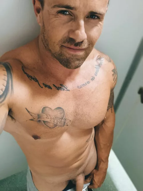 New account. first post. need some company in the change rooms 😉