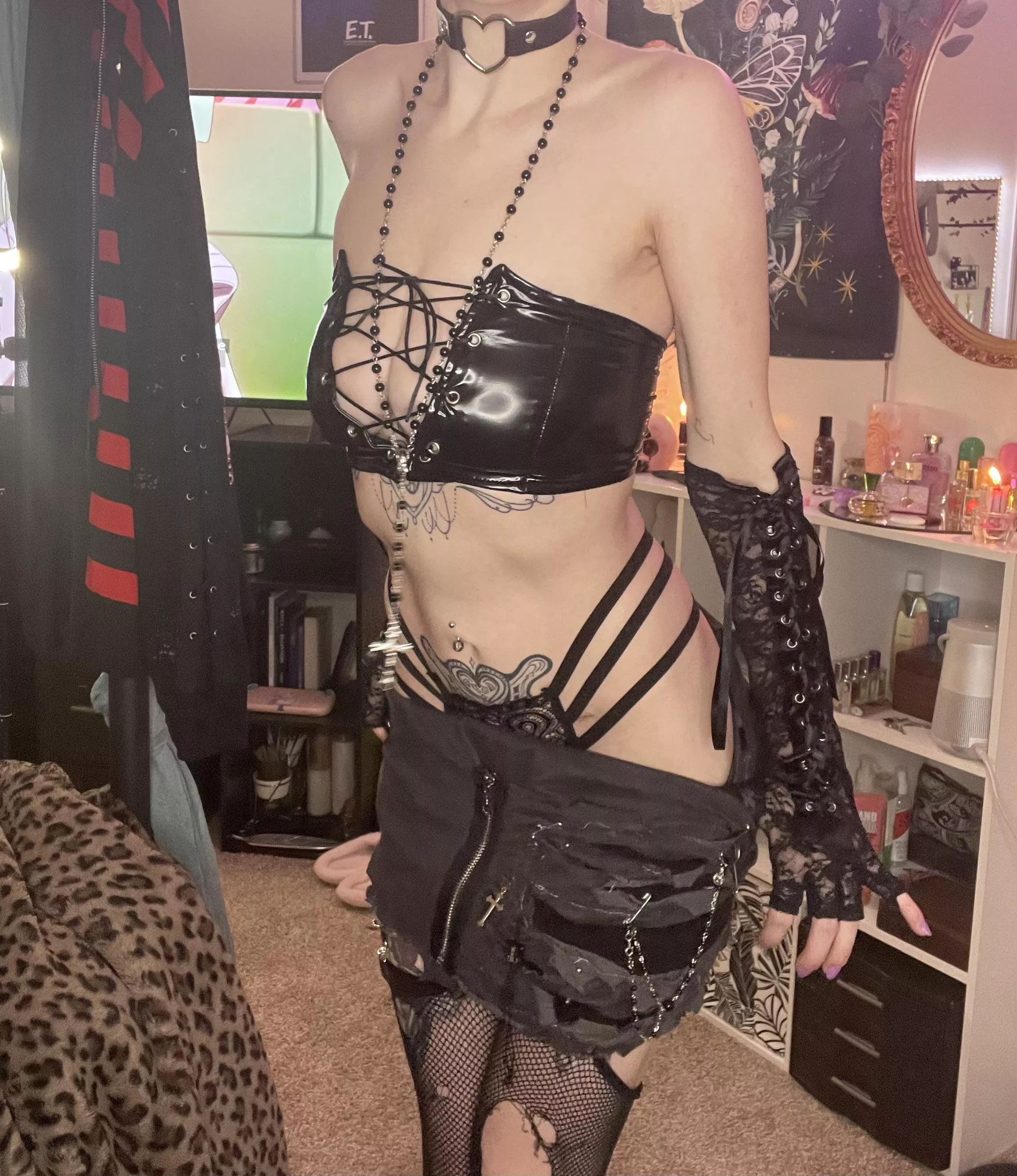 new favorite outfit + fav choker 😍 new favorite outfit + fav choker 😍