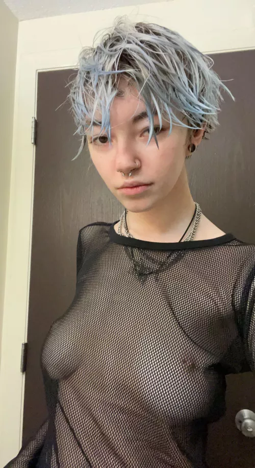 New fishnet shirt<3 (F19) worn by your favorite gamer girl💙