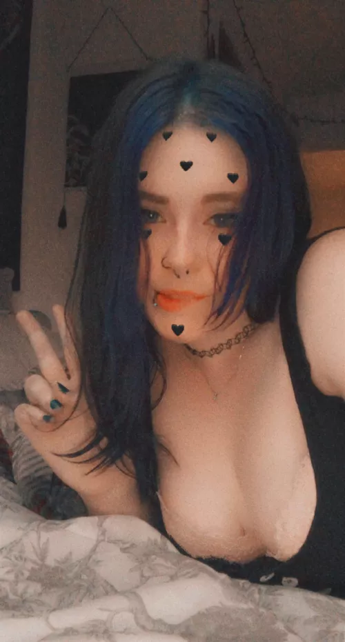 New hair color 👾 ~ new video up at 10 pm EST tonight, come play with me 😈