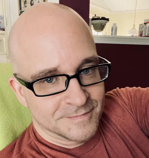 New here. Had a selfie turn out decently so I thought I’d share.