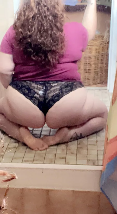 New knickers! I love how they make my butt look. New knickers! I love how they make my butt look.