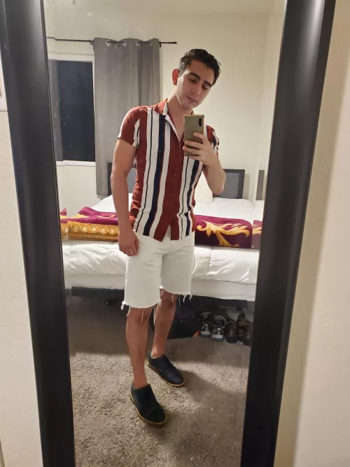 New outfit! Been wanting to revamp my wardrobe! Luckily it's always summer in California. 🤪 New outfit! Been wanting to revamp my wardrobe! Luckily it's always summer in California. 🤪