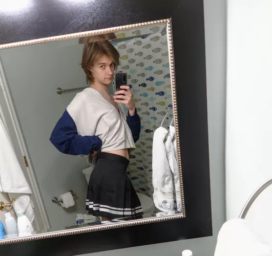 New to exploring my femboy side ๐ would I look okay in a crop top? New to exploring my femboy side ๐ would I look okay in a crop top?