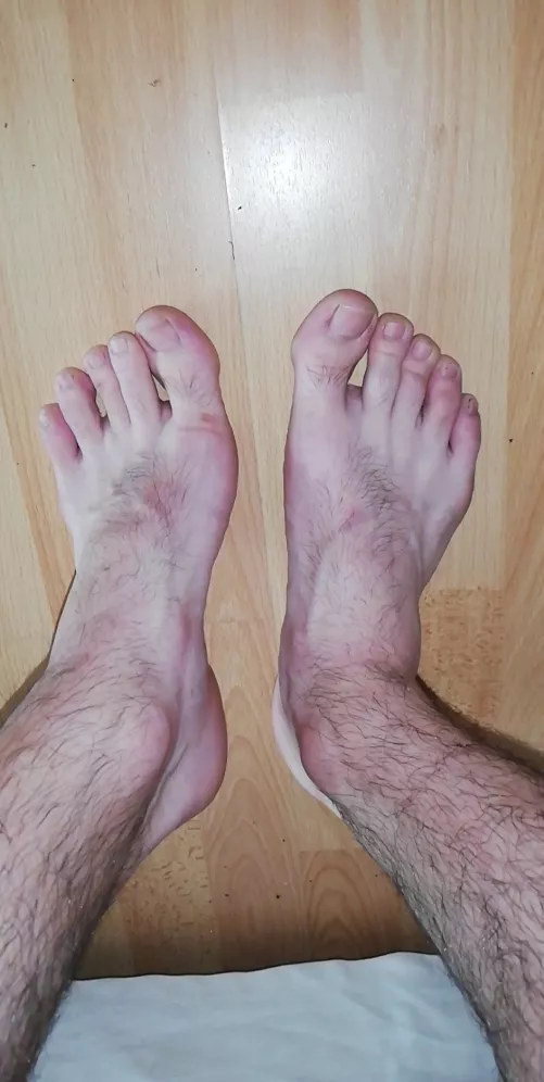 New to the feet game, anyone from Germany who wants to help me.