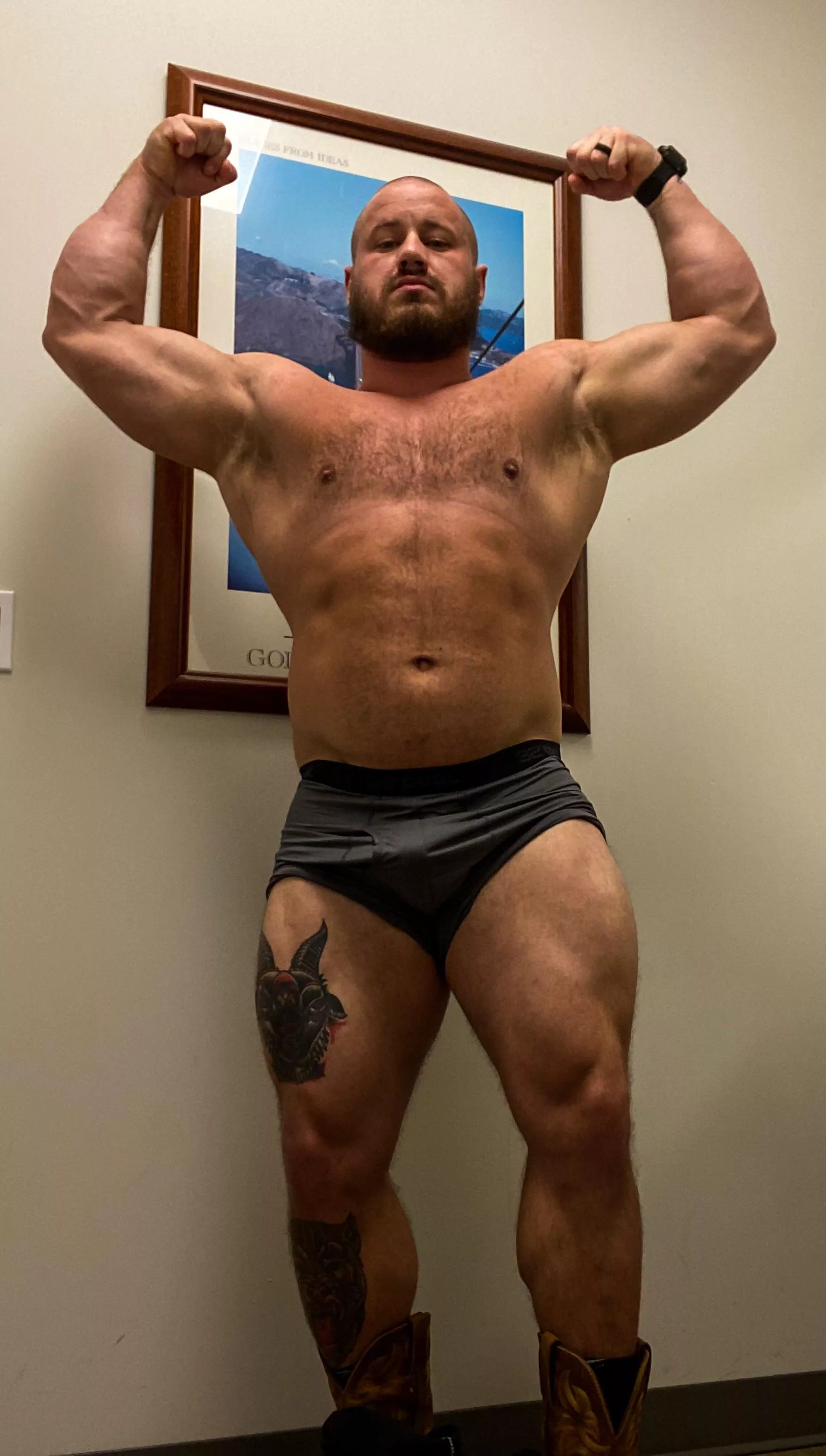 New year, same posing in the bathroom 😛