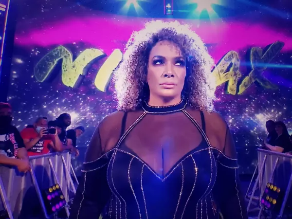 Nia's big tits