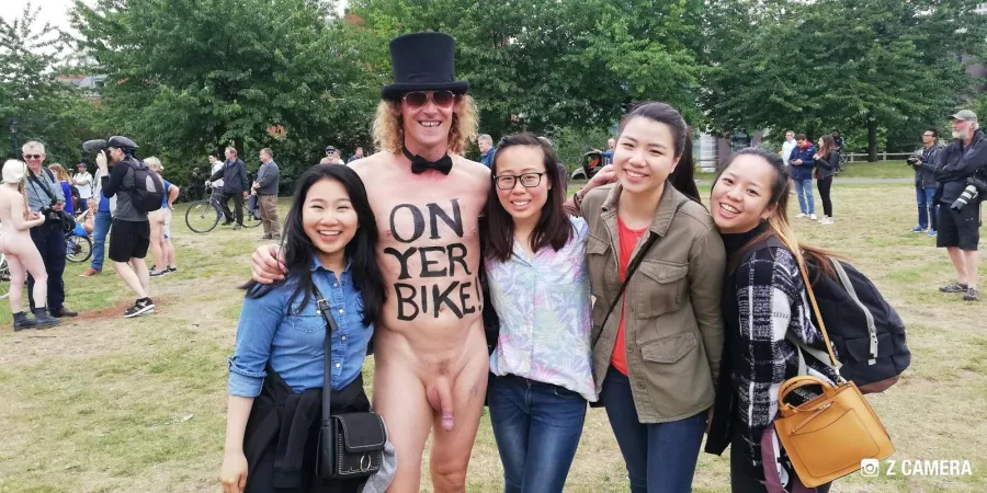 Nice big willy making Asian girls happy