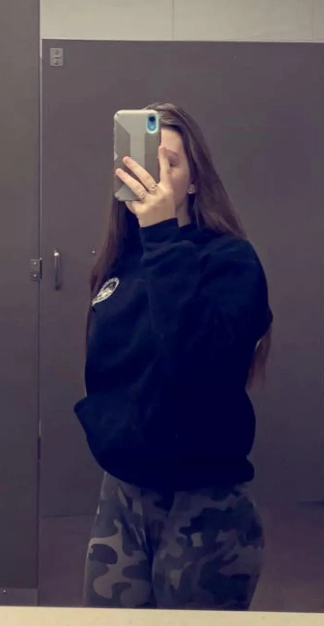 Nice hips and thighs Nice hips and thighs