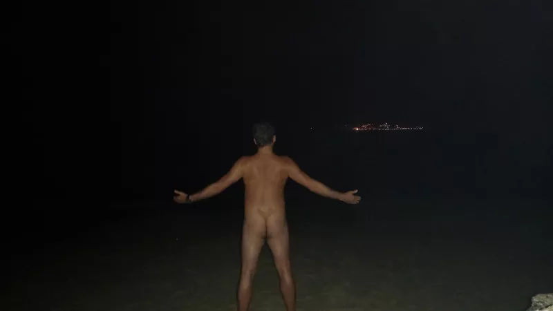 Nighty bath at the beach Nighty bath at the beach