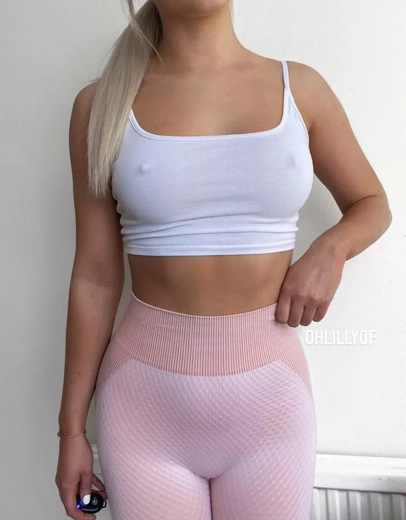 Nips and pussy trying their best to make an appearance ??