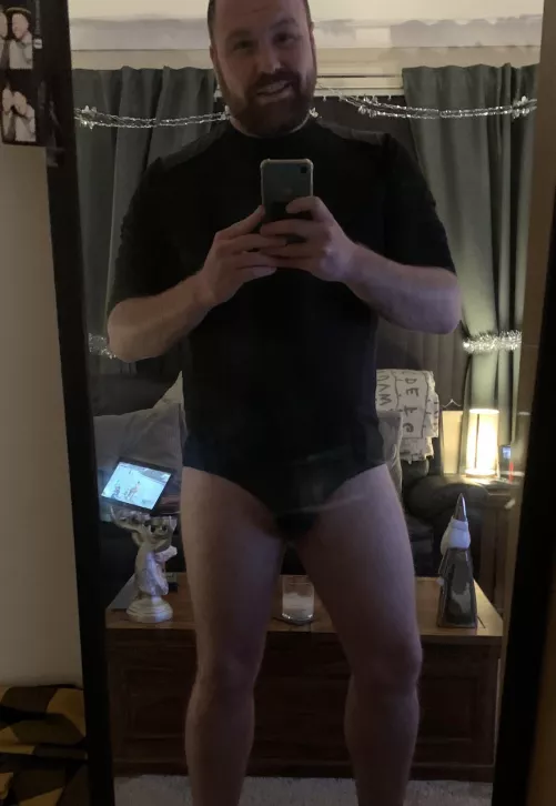 No better feeling than getting out of jeans after a big dinner 😅 happy new year you gorgeous guys