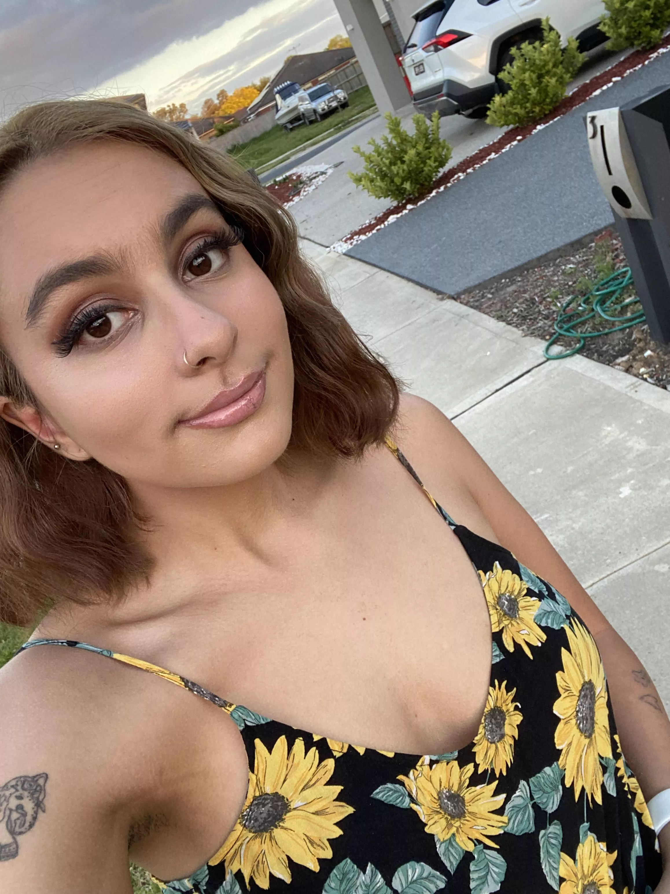 No bra again today, went for a walk and got a few stares 😳