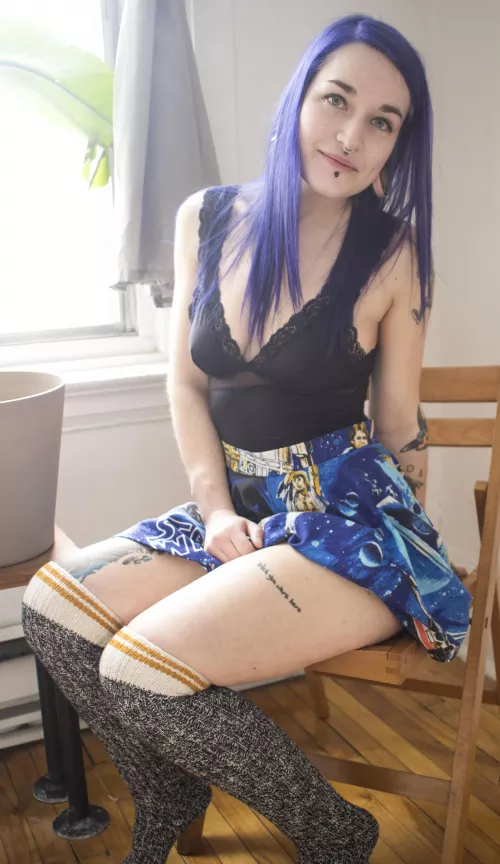 No bra and no pa... 😬