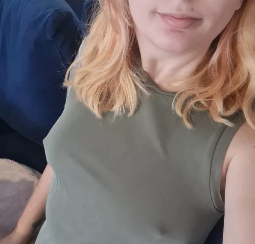 No bra, no makeup, no panties
