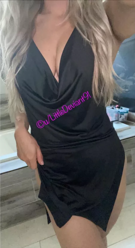 No bra, no panties⦠do you mind?