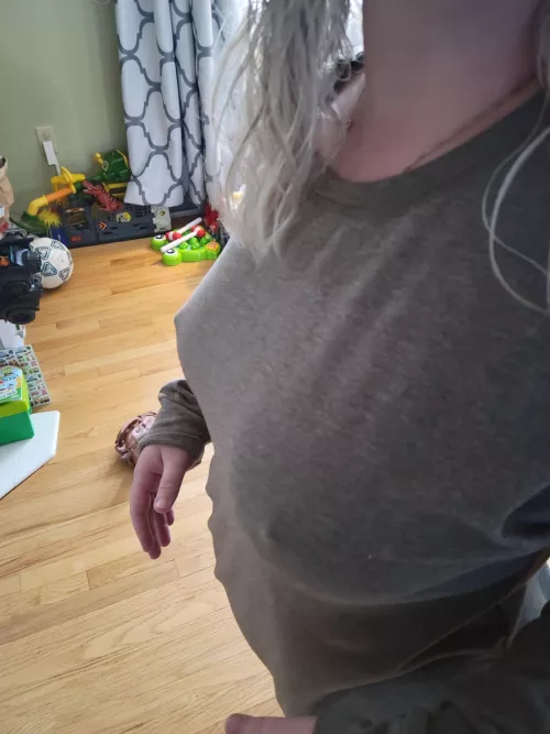 No bra Sunday