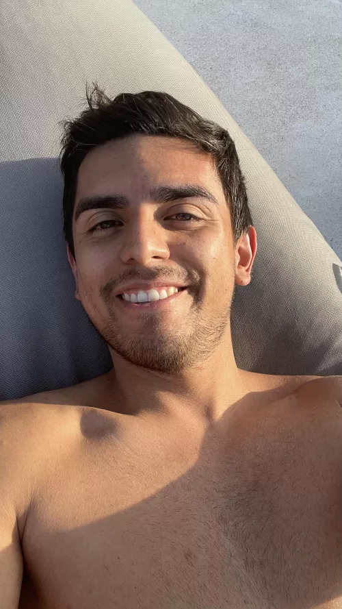 No family, no friends, no boyfriend… But somehow I have started to believe in Christmas miracles again.