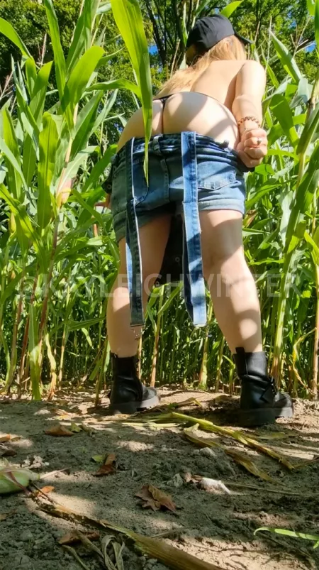 No I didn't stick a corn up my c*nt. ๐ฝ Oh wait, yes I did ๐