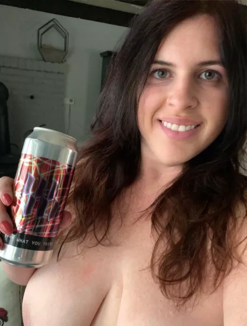 No, I’m not drinking on a Monday morning and yes I have to state that 🙄. This ipa from Modestman is on the bitter side but still very good.