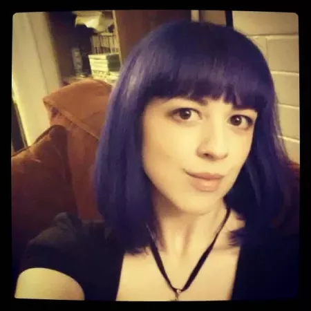 No makeup, blue hair with bangs No makeup, blue hair with bangs