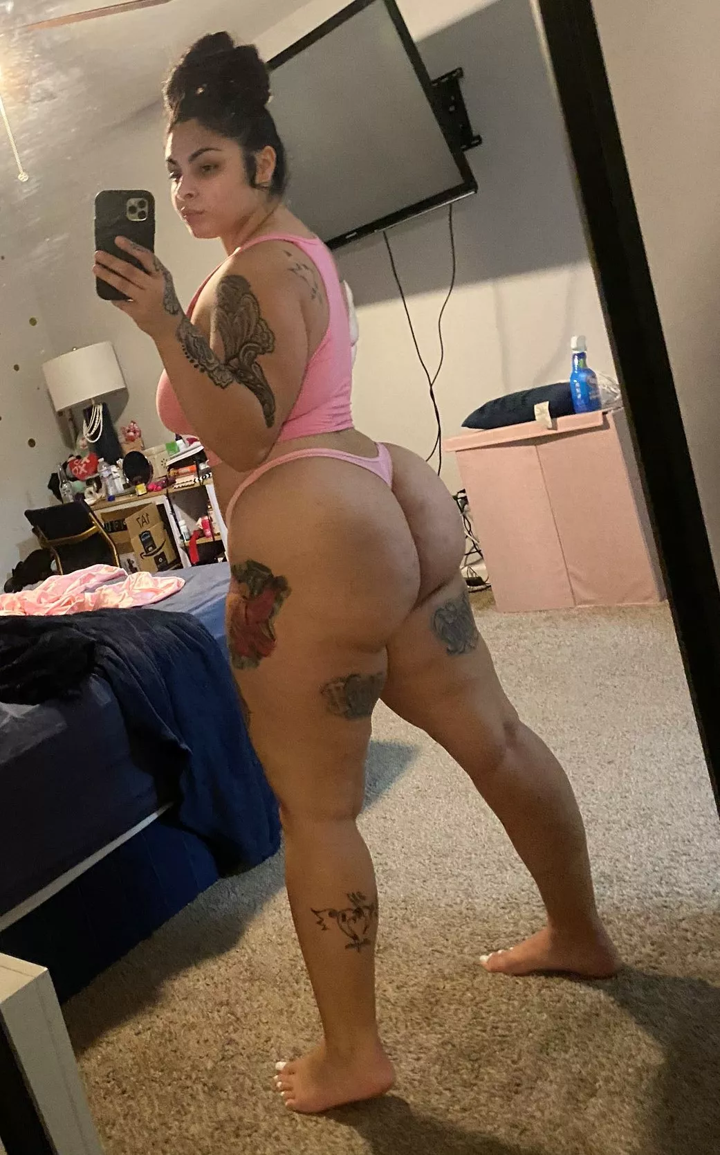 no makeup booty selfie [oc]
