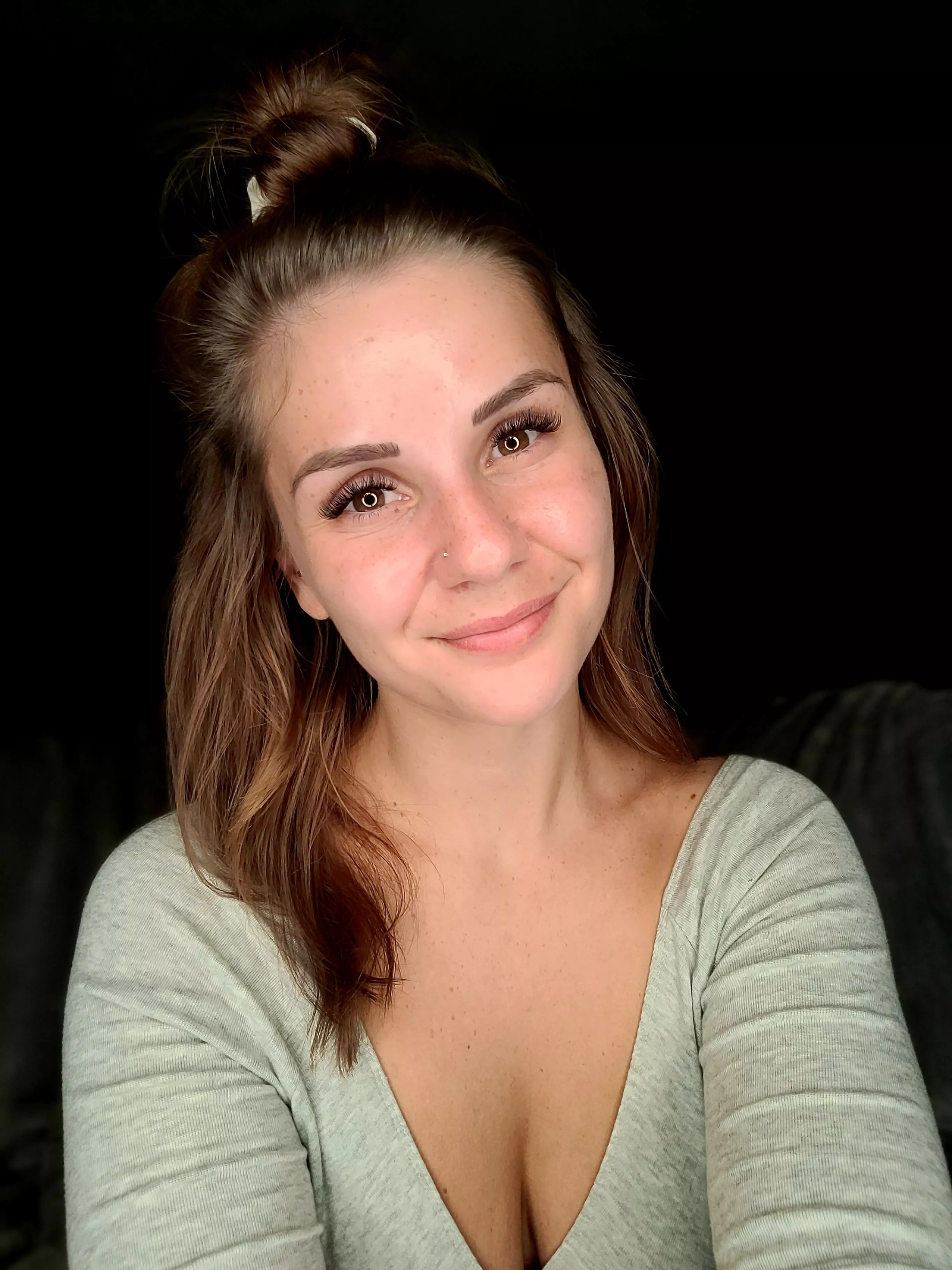 No makeup selfie by adora_amour.