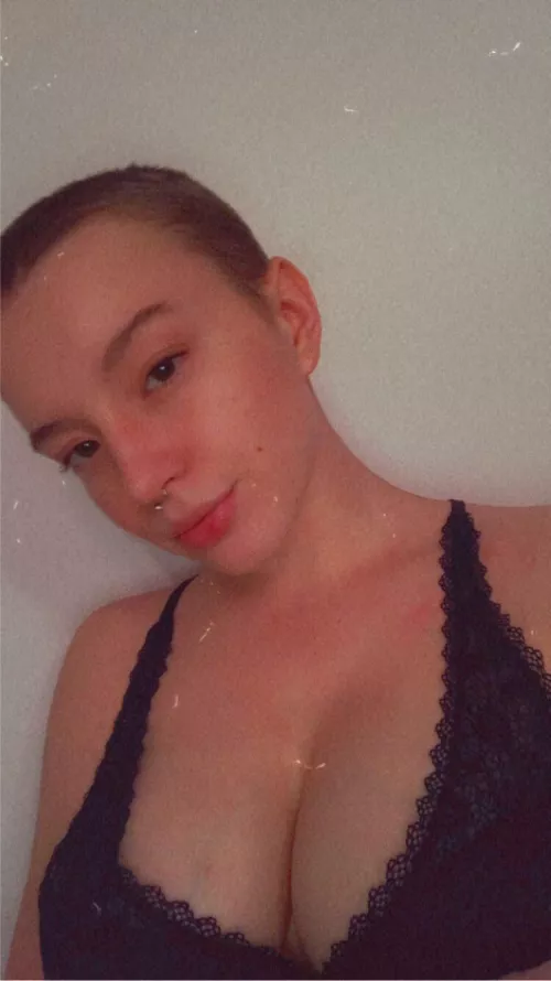 No makeup selfie..little nervous to post π thoughts?
