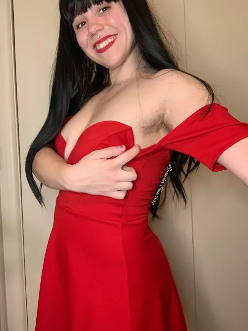no matter the occasion, the armpits stay unshaved