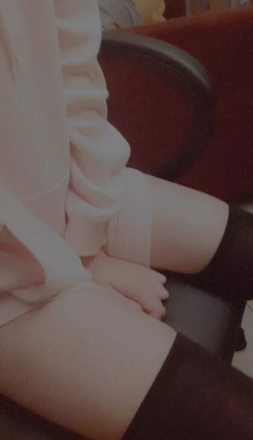 No peeking 😳 No peeking 😳