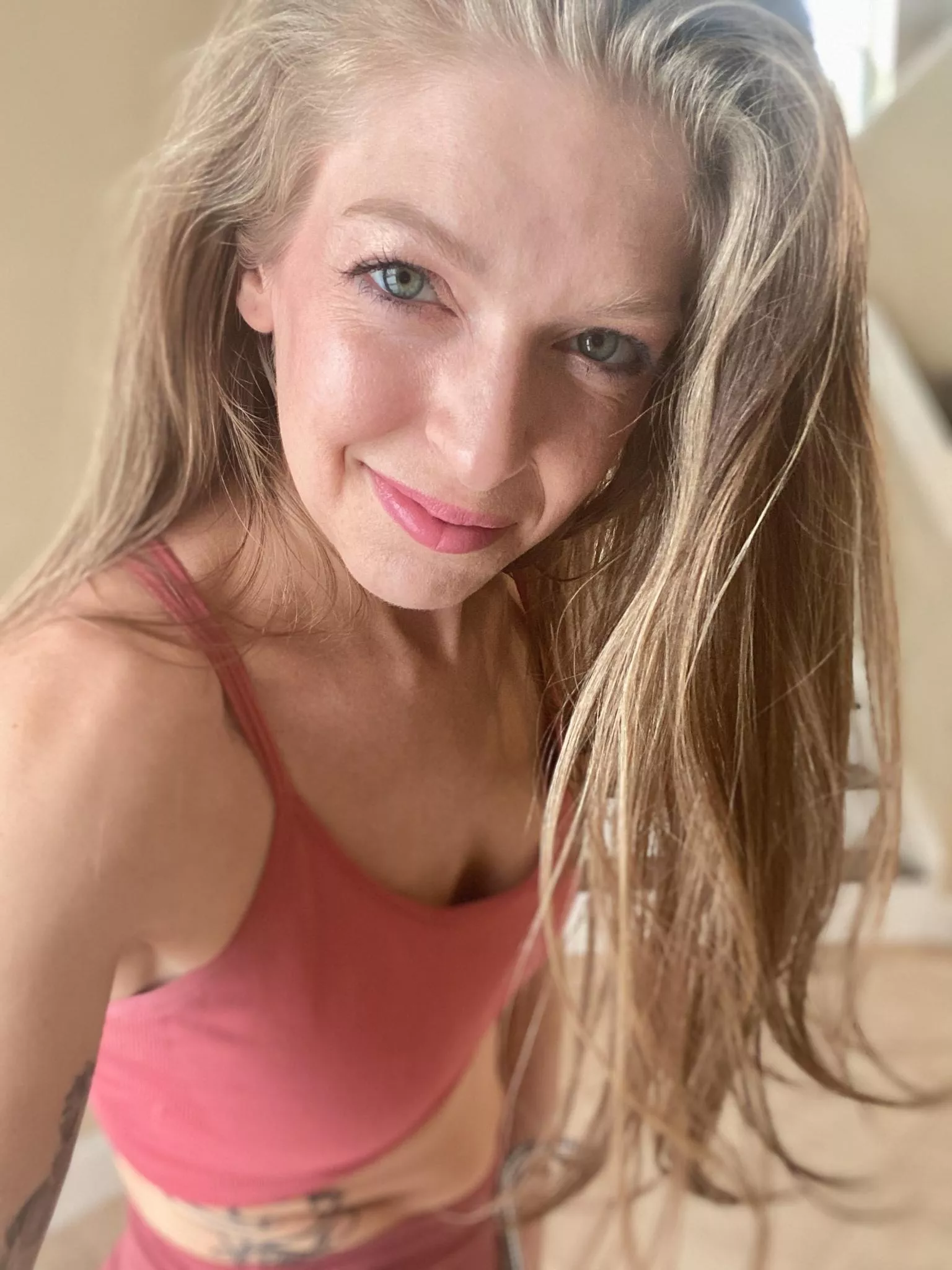 NO PPV! TOP 0.8% Over 2 years of photos and videos to my feed. No ads. 2256 photos + 727 videos viewing and always adding more! Milf play, lots of real couples sex, anal, facials, solos, toys, tease, creampies, fitness, g/g, an entire xxx pregnancy and m