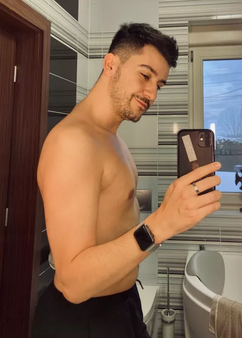 No shame in a little Christmas weight gain! Hope you’re all ready for NY!