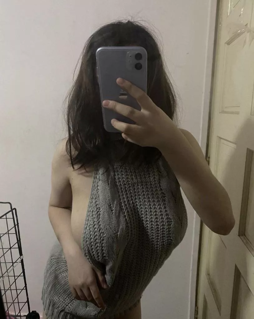 No shirt is big enough to cover them, can I borrow your hands?😳