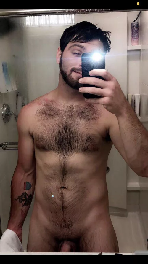 No showers complete without taking a naked selfie afterπ