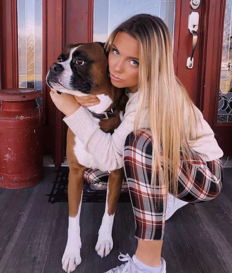 nobody loves doggy as much as meee nobody loves doggy as much as meee