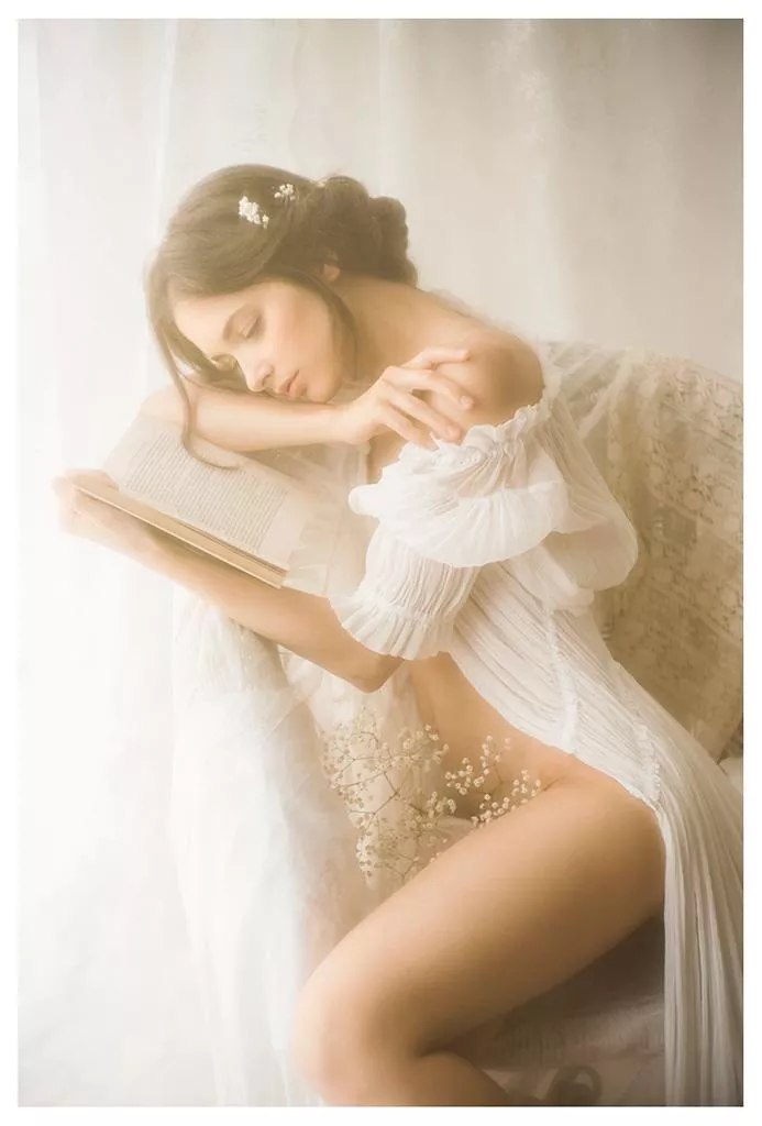 Nomi by Vivienne Mok (c 2018) (ig) Nomi by Vivienne Mok (c 2018) (ig)