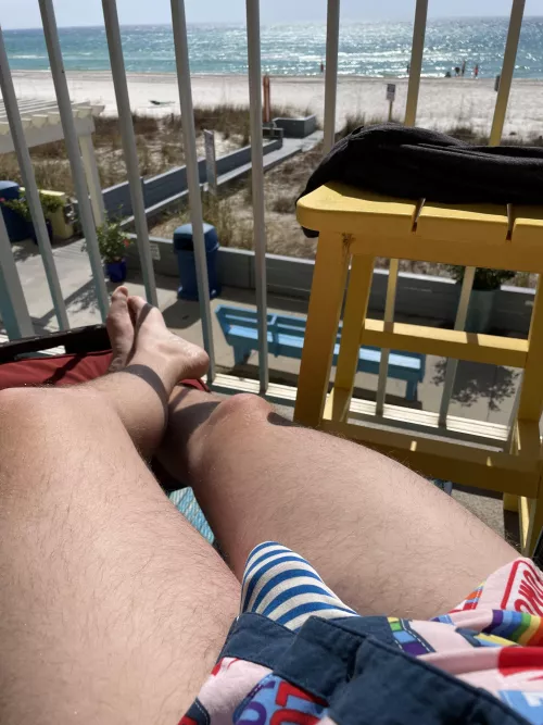 Not a Speedo, but looks it. So getting good rays