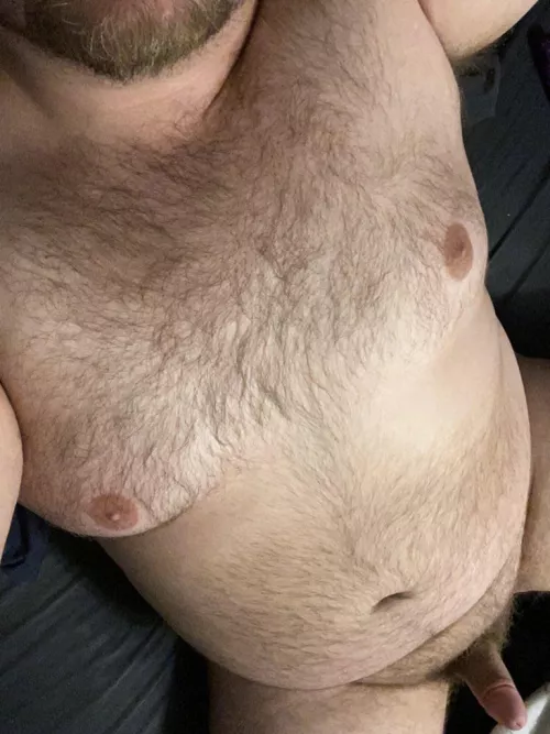 Not feeling as body confident these days so Iβm trying to break out of that headspace. Hereβs a nude