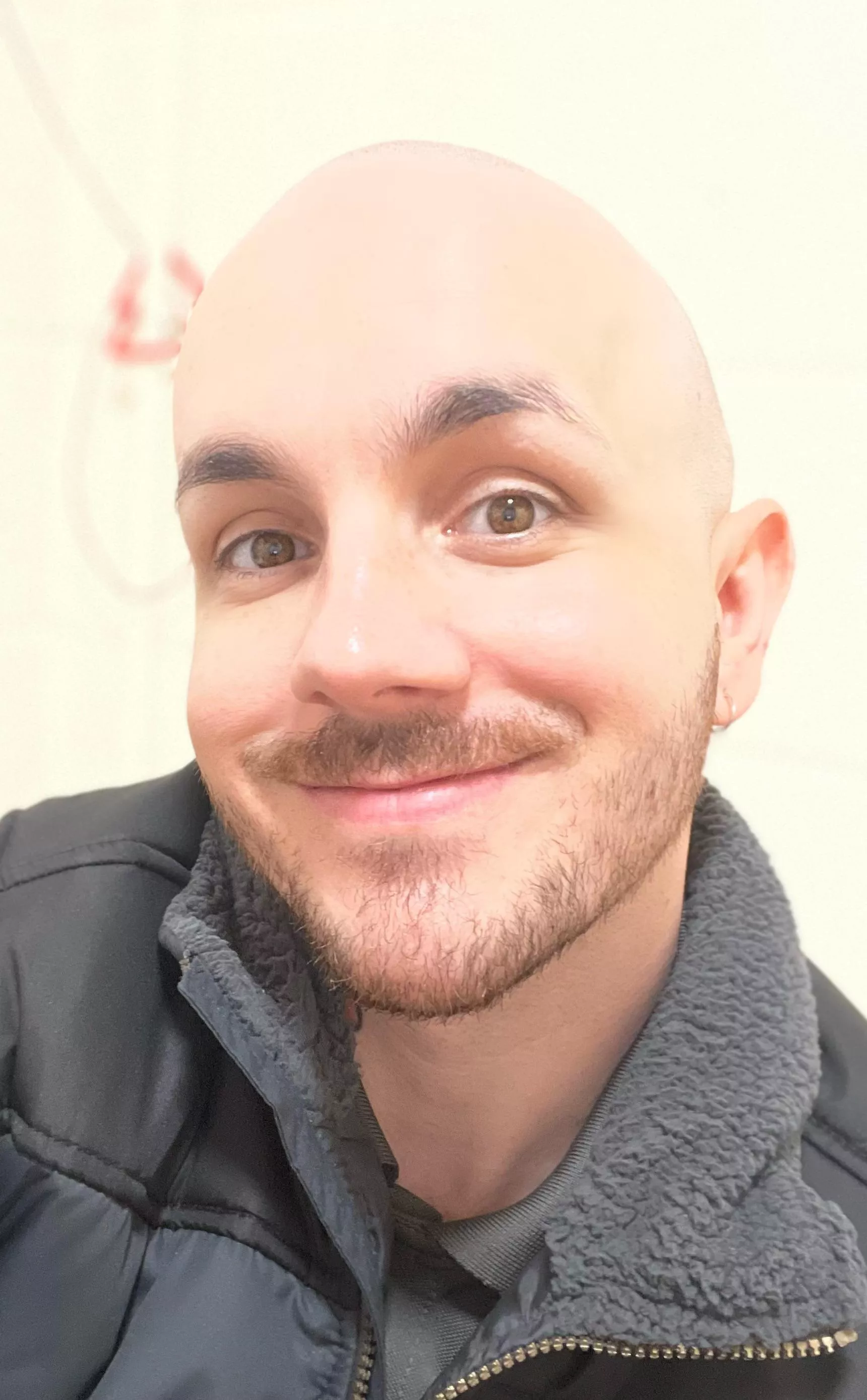 Not gonna lie, this was taken in the bathroom haha 😂. When selfies call after nature…