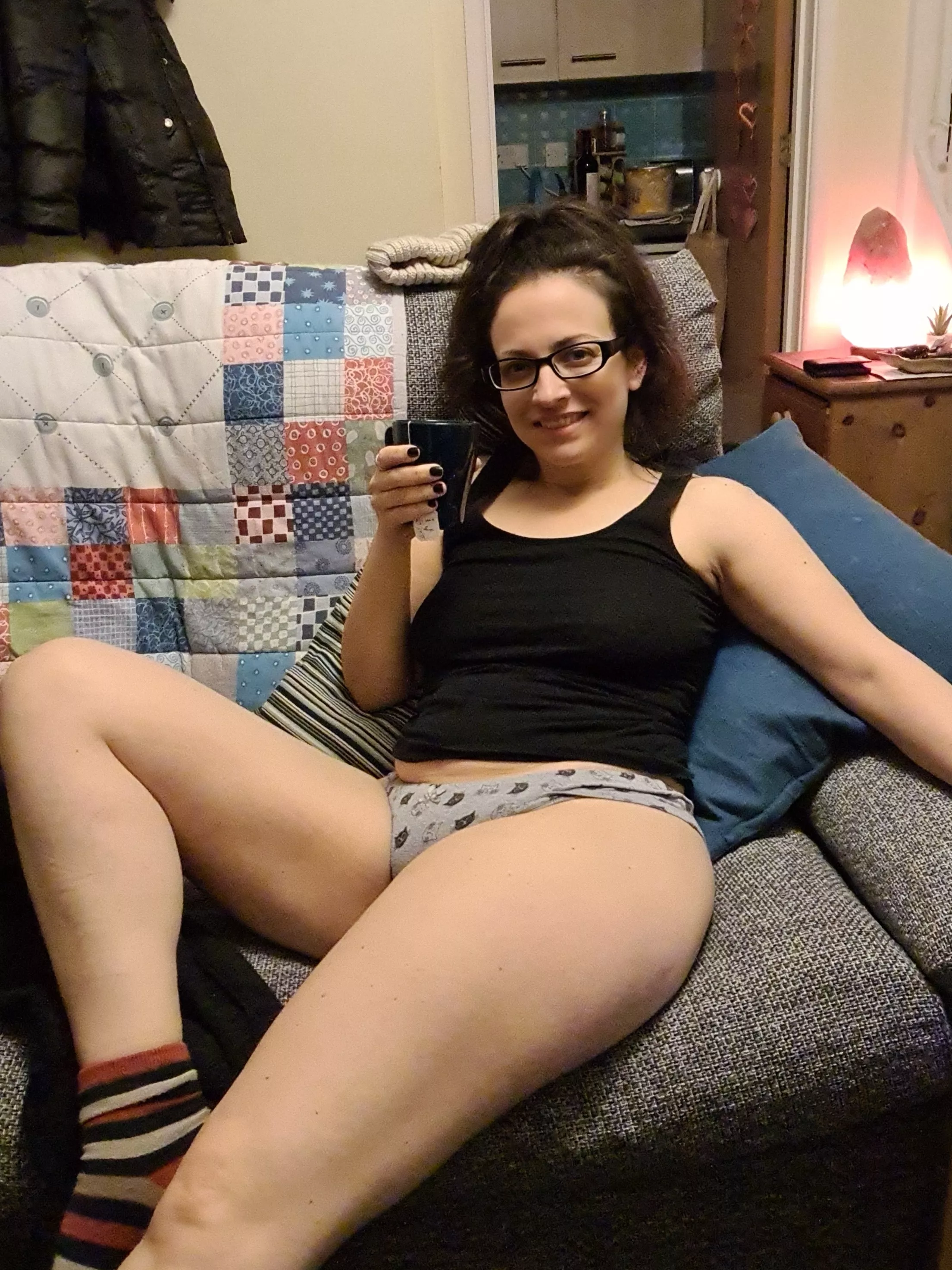 Not only mombod but mom outfit and posture, hoping still attractive to your eye 47[f]