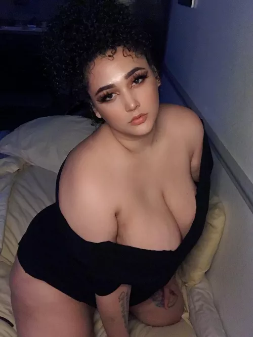 Not quite sure how to pose✨🌙 but I tried