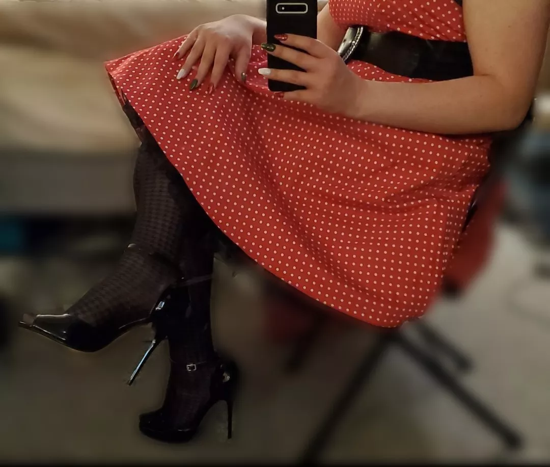 Not too bad looking for a guy, right? Christmas nails and high heels is my happy place! Not too bad looking for a guy, right? Christmas nails and high heels is my happy place!