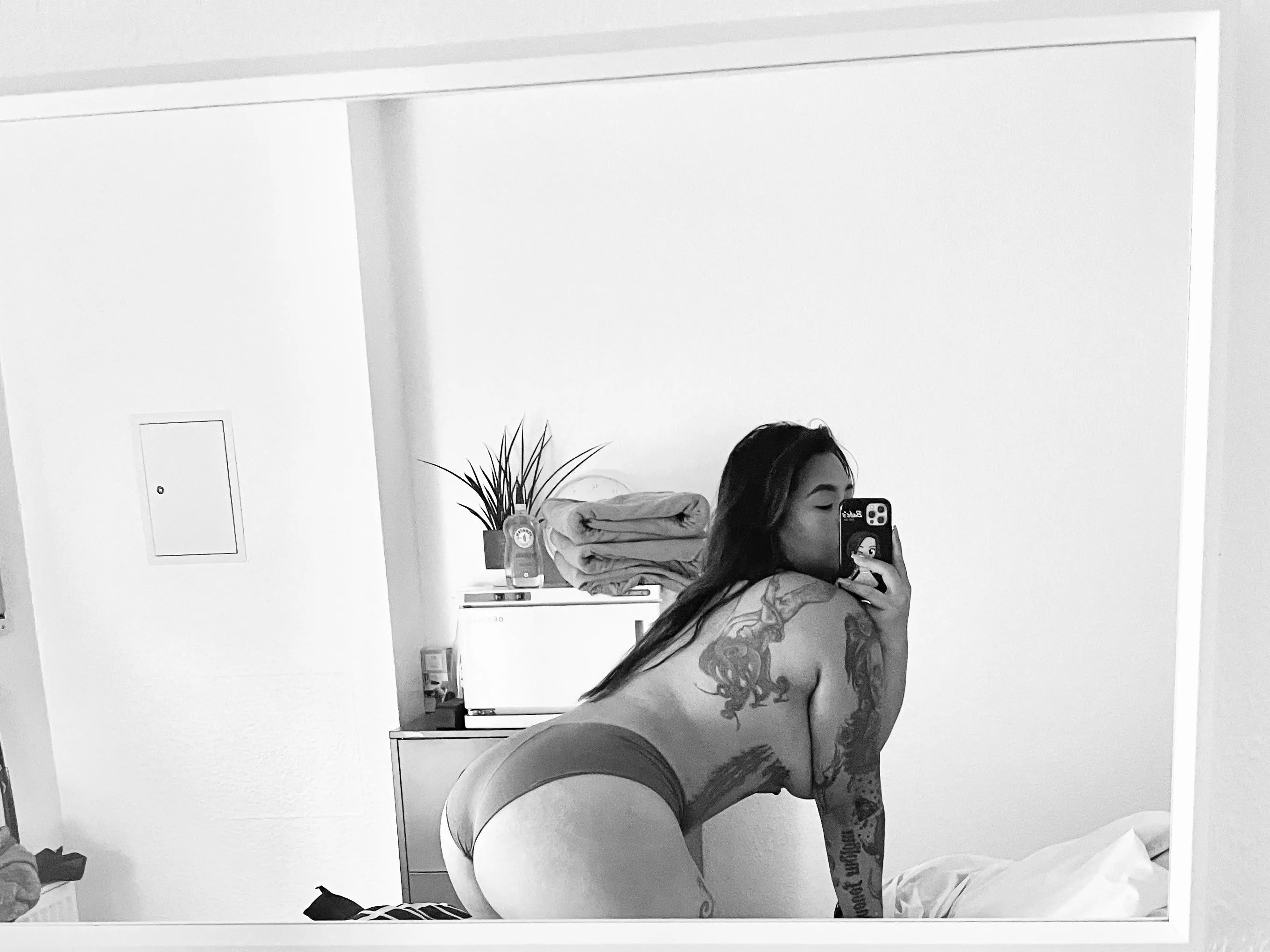 Not your avg Filipina babe 🖤