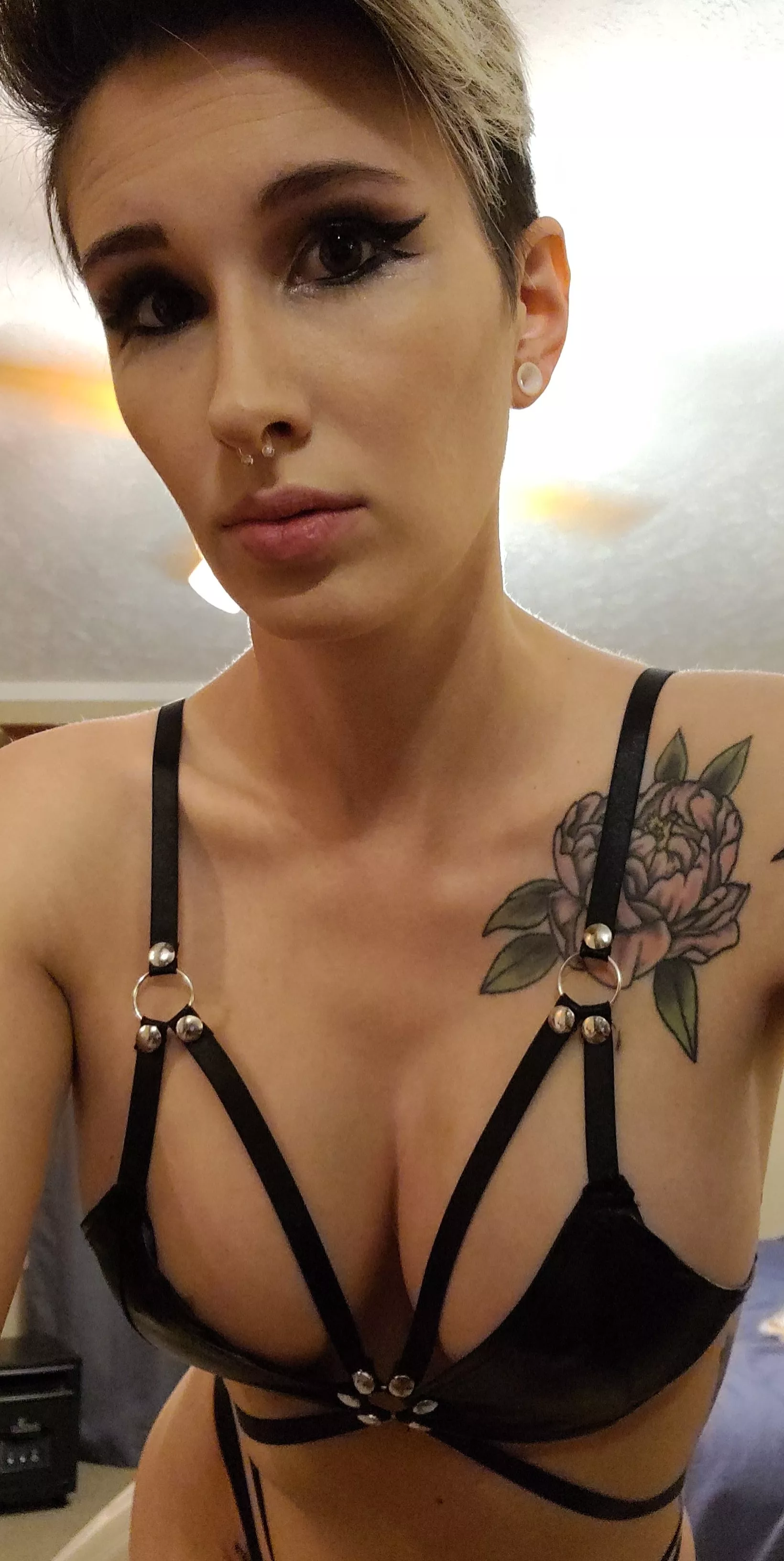 Not your girl next door 🖤