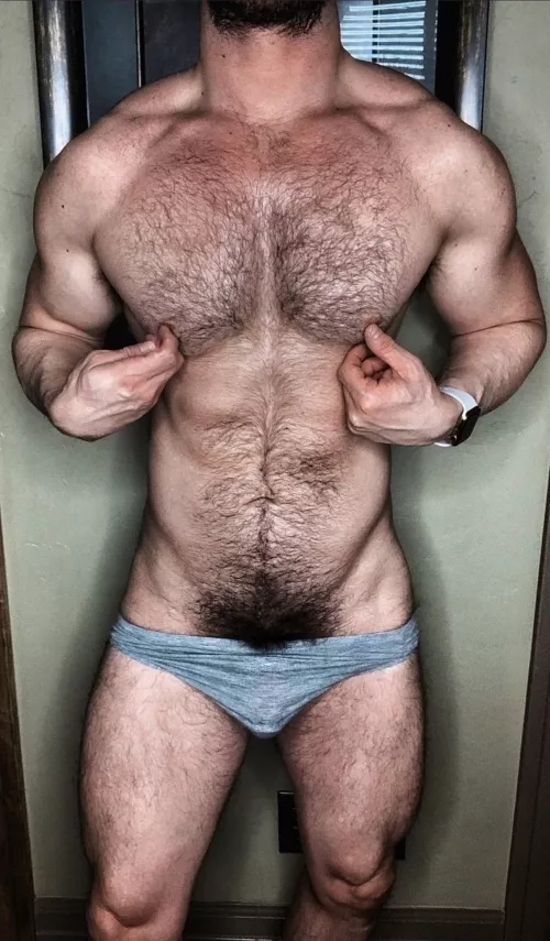 Nothing beats a hairy man with a thick musky bush.