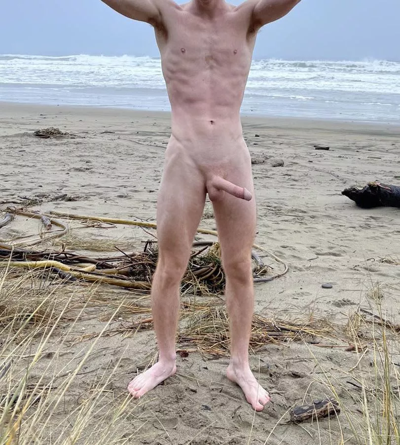 Nothing better than waving it around on the beach😅