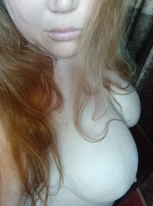 Nothing better then a freckled natural redhead π