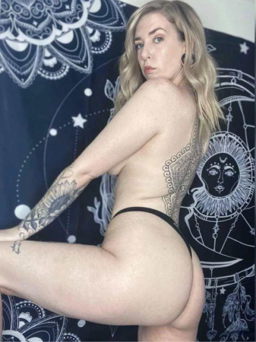 Nothing but a thong and some ink 😜