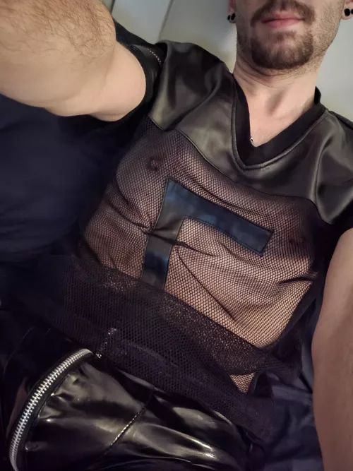 Nothing like a chill night in bed with the Bong and some TV 😏💨💨