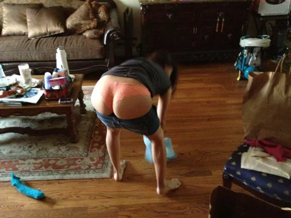 Nothing like a good Spanish cleaning lady Nothing like a good Spanish cleaning lady